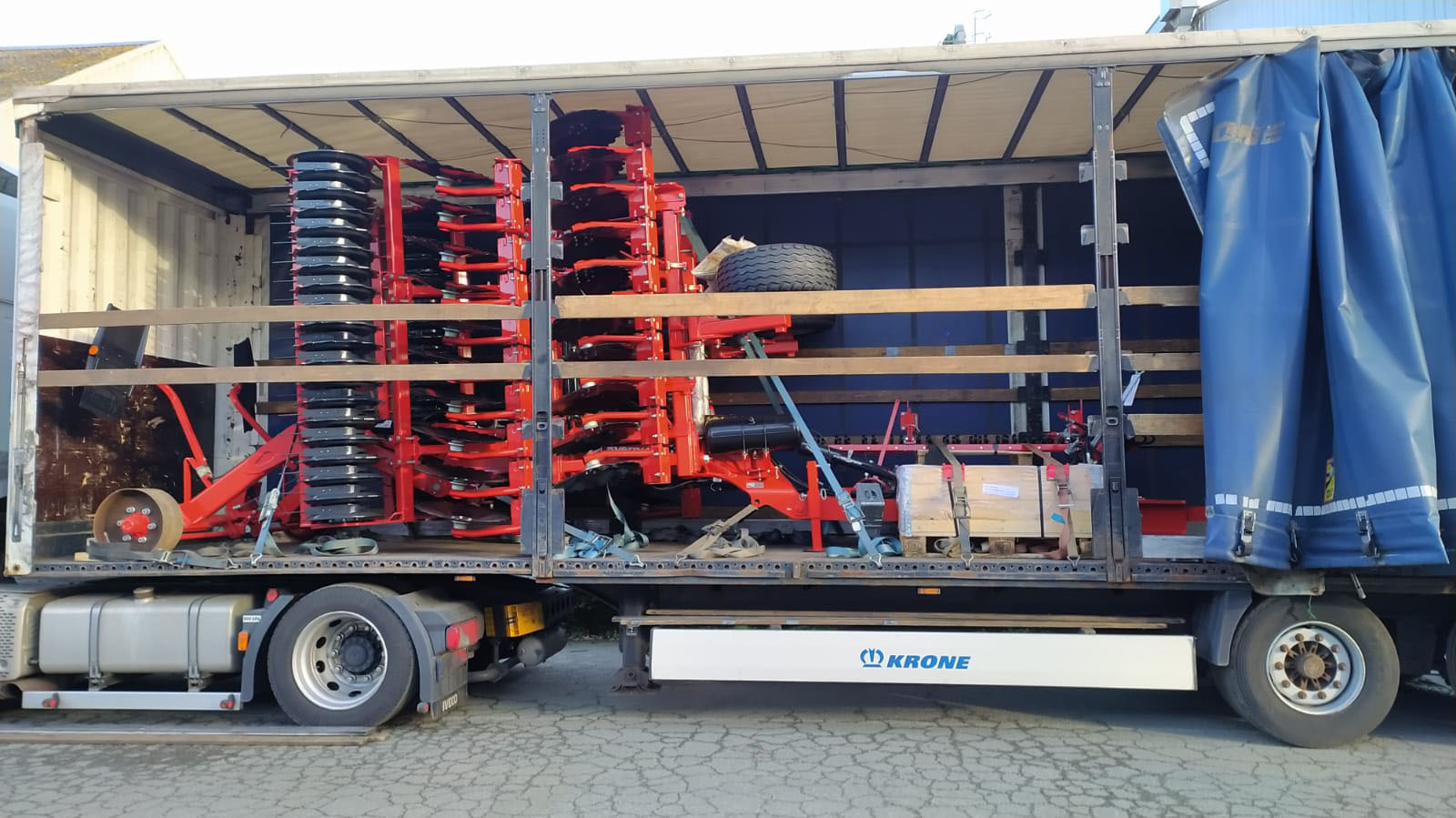 Truck cab
