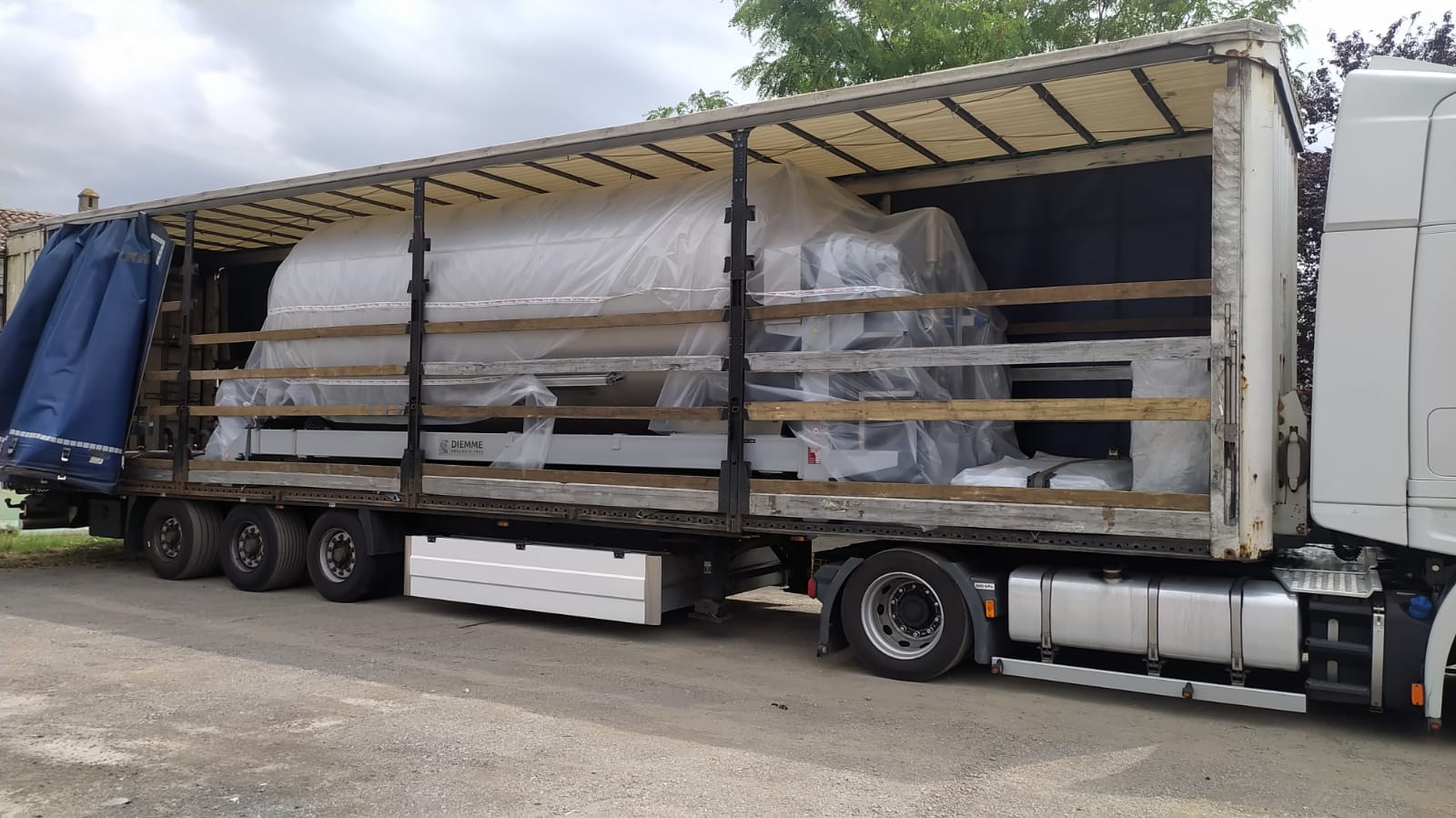 Truck waiting for cargo