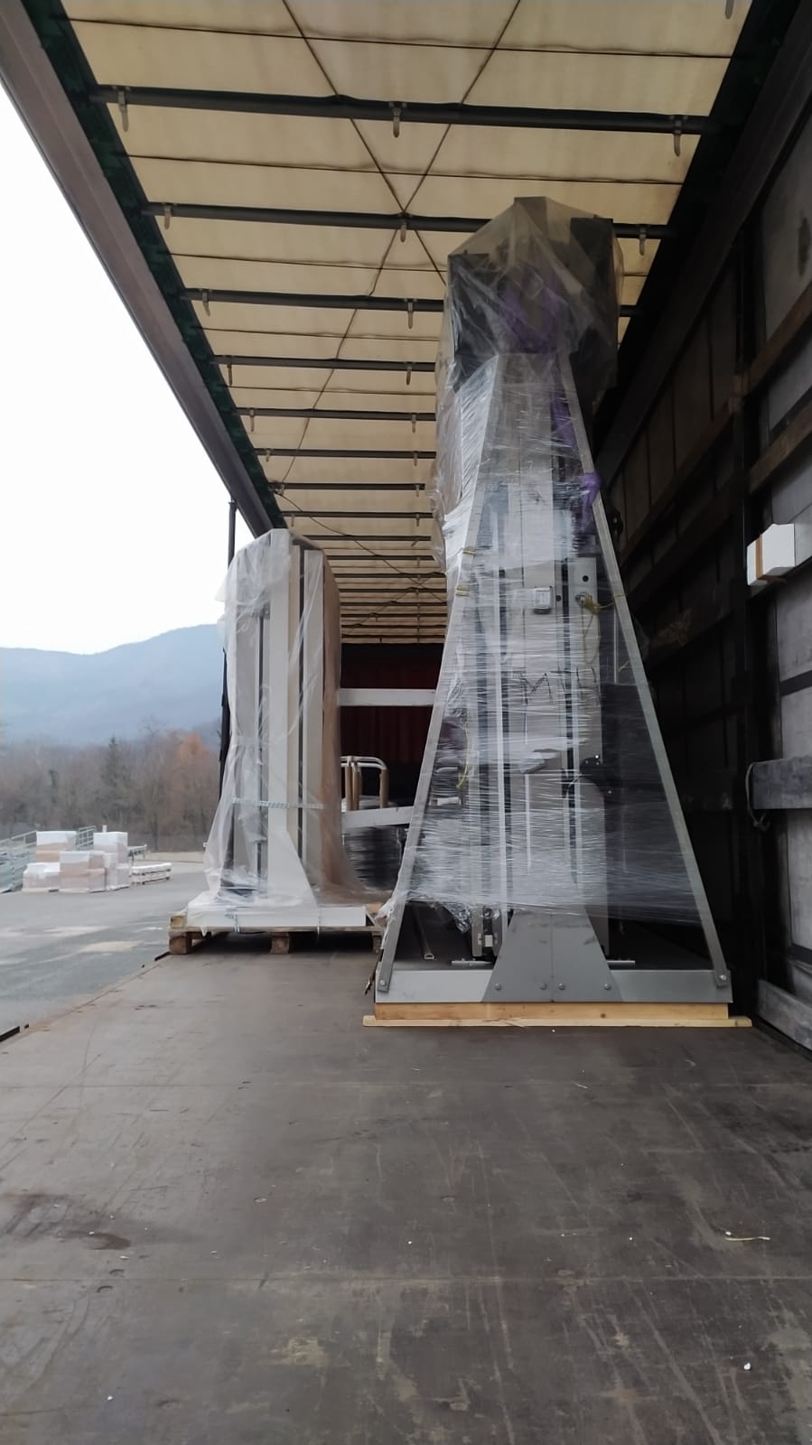 Truck cabin